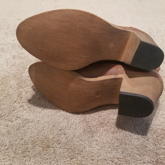 Tan boots - Picture 4 of 4